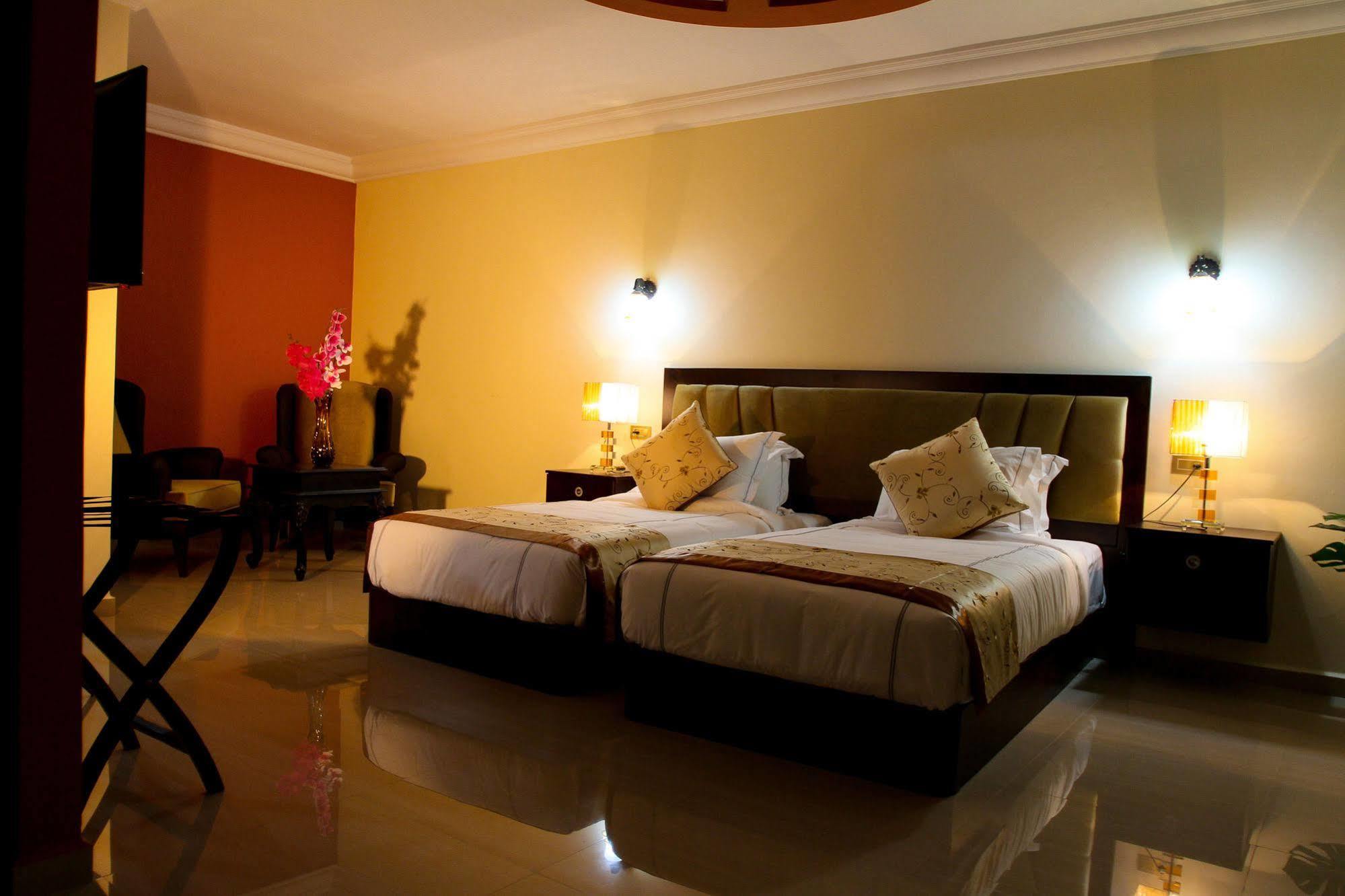 Queen Plaza Hotel Hebron Kültér fotó